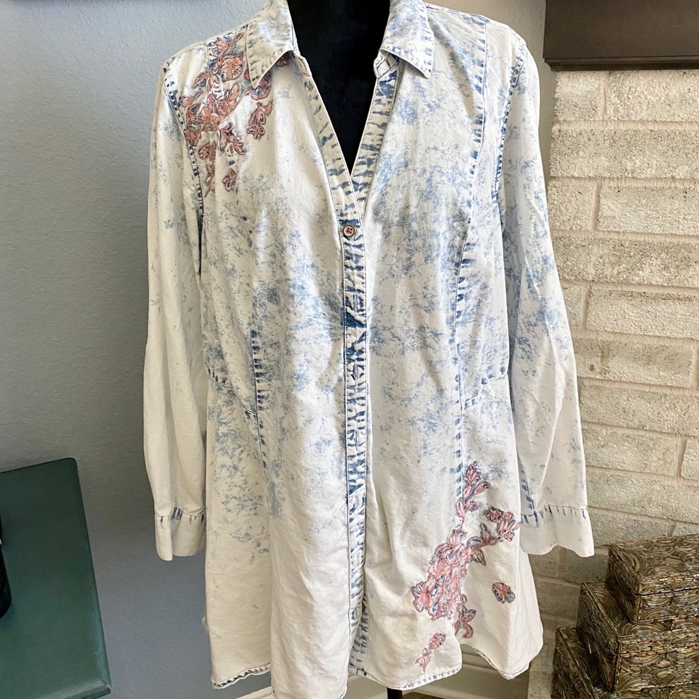 Ombré Chambray Embroidered Blouse